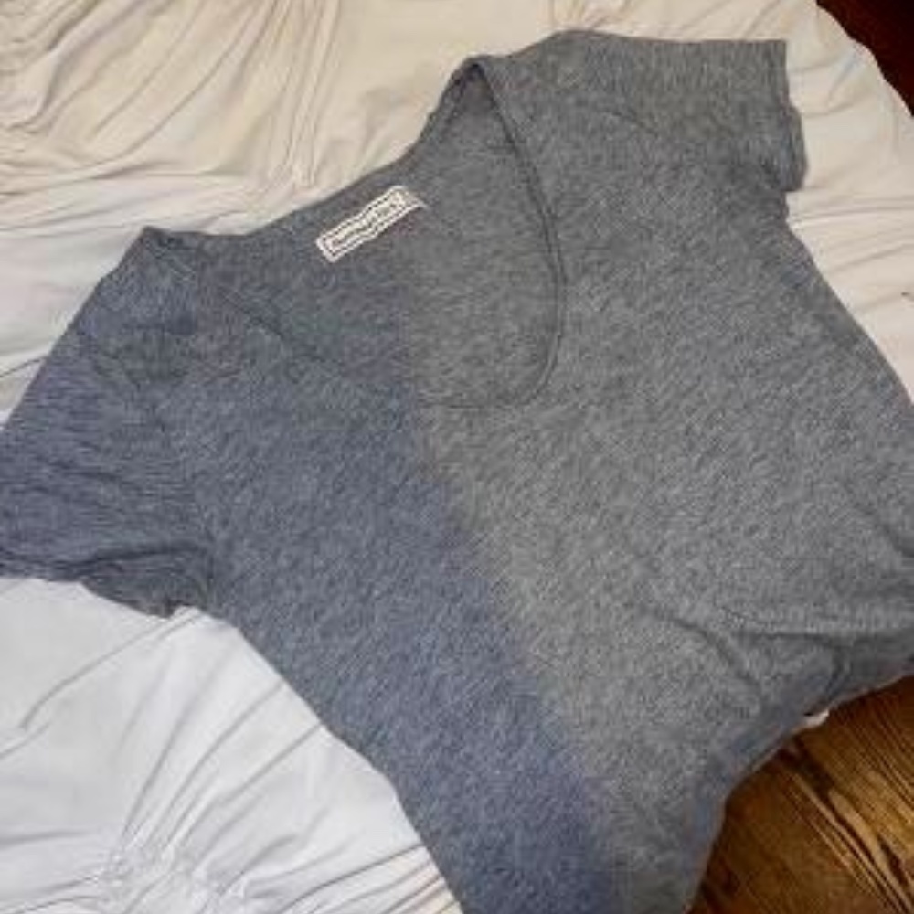 Abercrombie U-neck T-shirt
